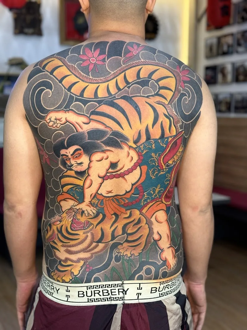 TATTOO HOANG PHI