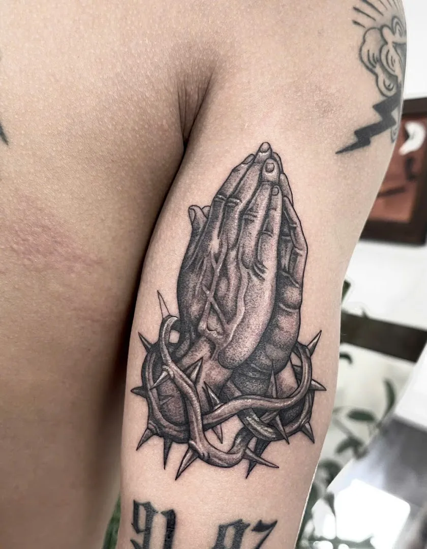 Quốc tattoo studio