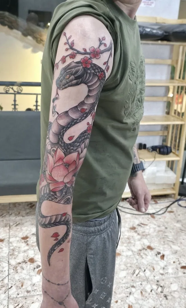 Rowena Tattoo Club