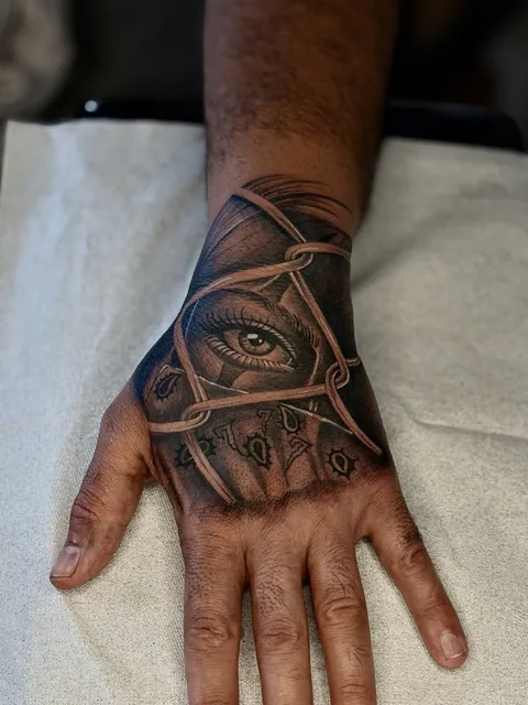 N Tattoo & Piercing