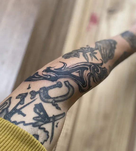 P - Tattoo Studio