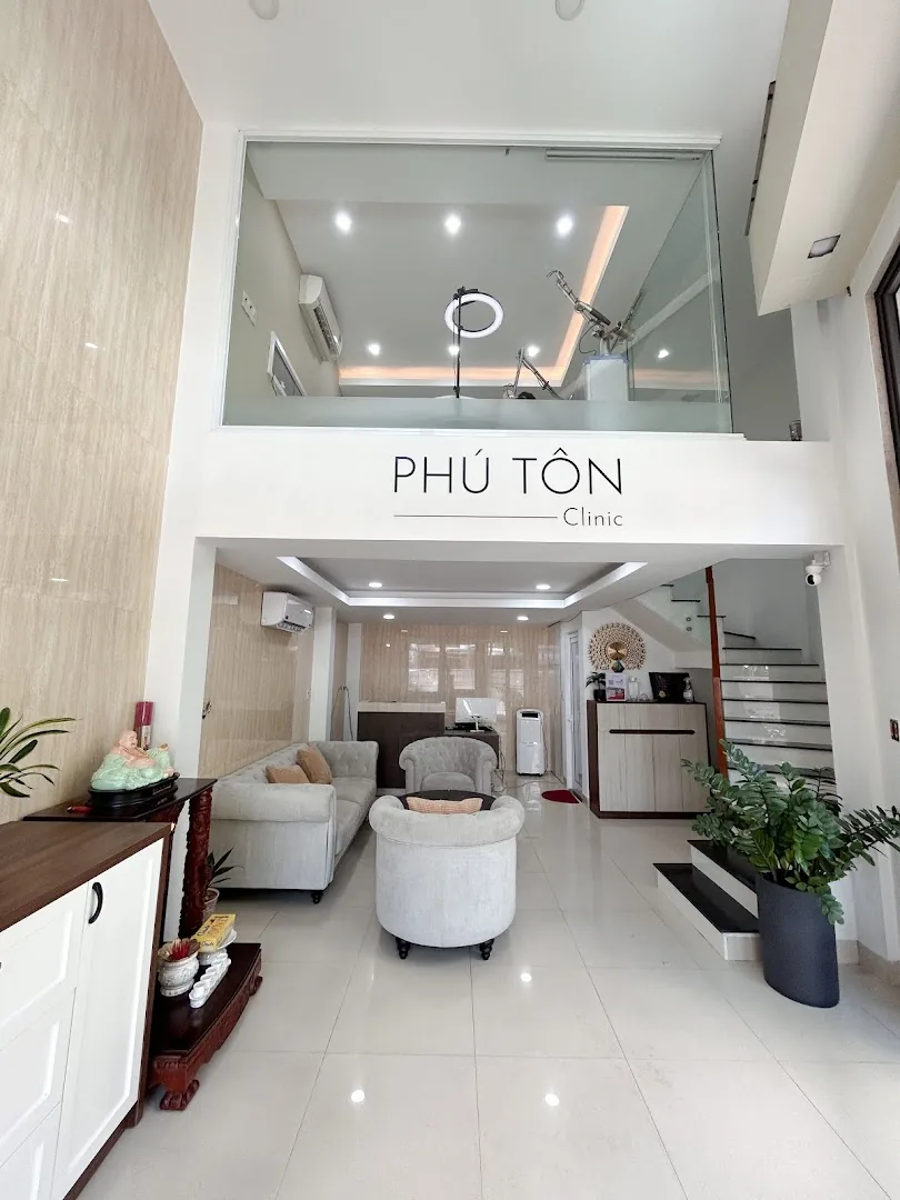 Phú Tôn - Laser Tattoo Removal