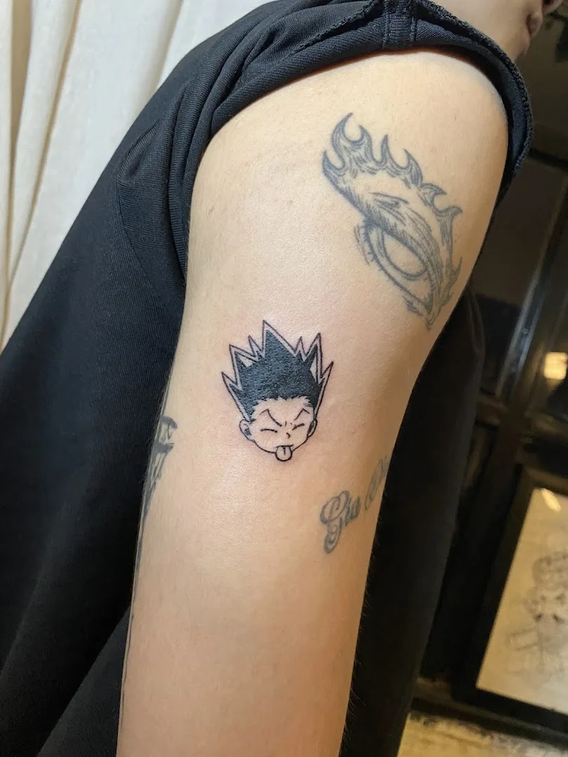 Put some ink - Tattoo Studio.dng
