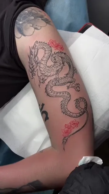 MÍT TATTOO