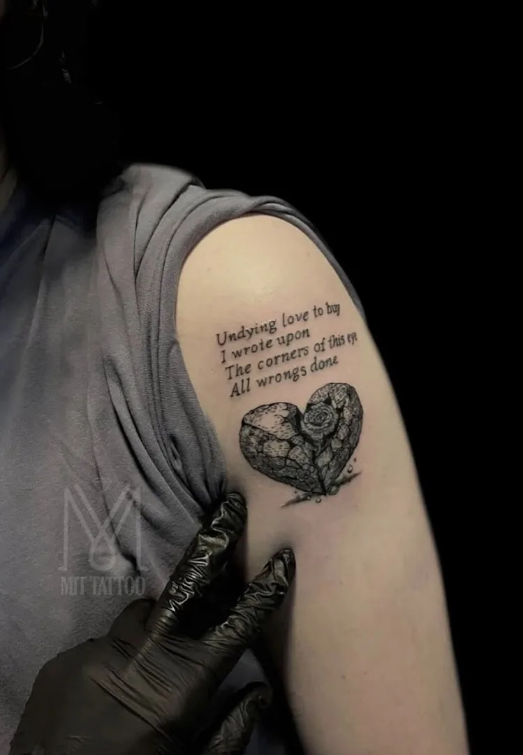MÍT TATTOO