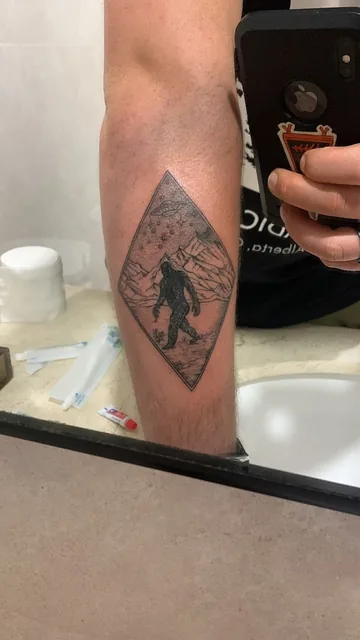 MÍT TATTOO