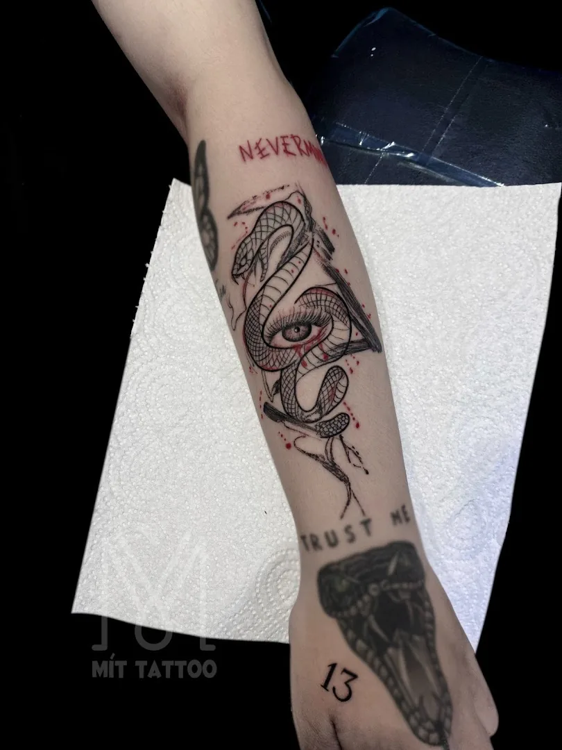 MÍT TATTOO