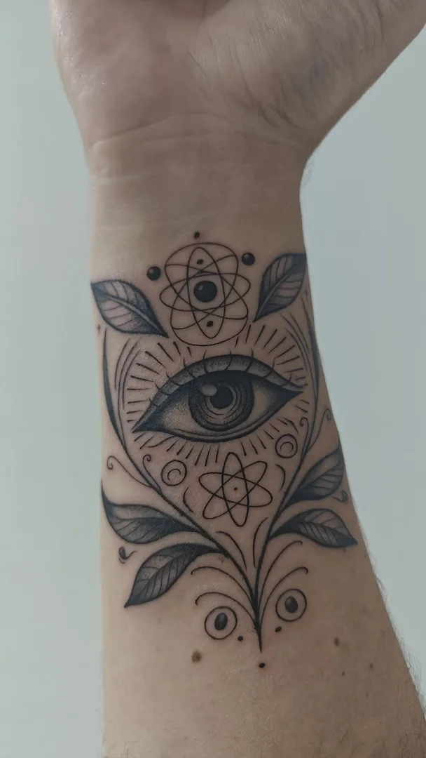 TM Tattoo Piercing