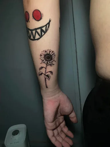 R Tattoo studio