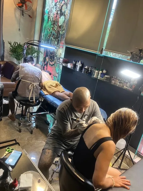 Bee Tattoo Studio