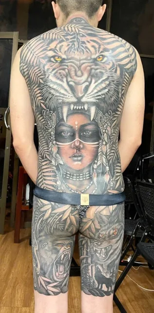 Bee Tattoo Studio