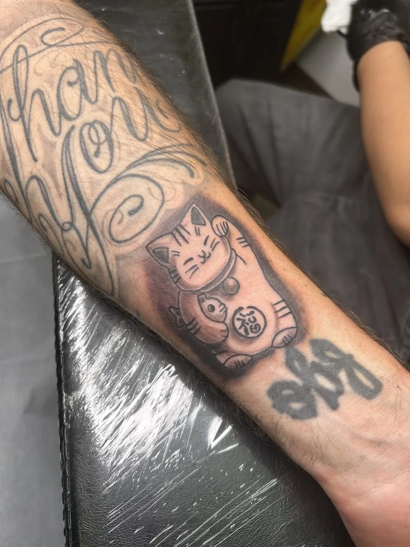 Cửa hàng xăm - Lâm Việt Tattoo Shop